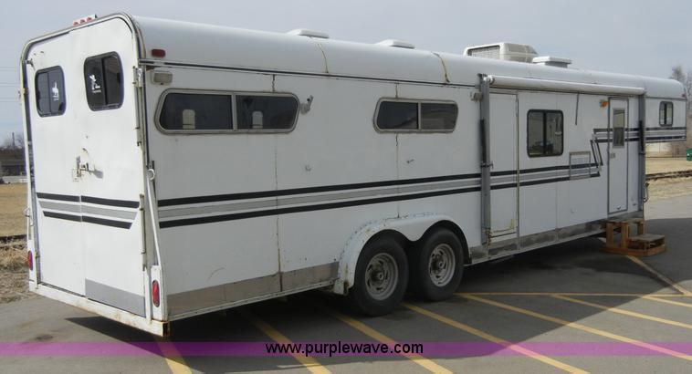 image for item 2191 1985 Lazy N 28' fifth wheel gooseneck horse trailer with living quarters