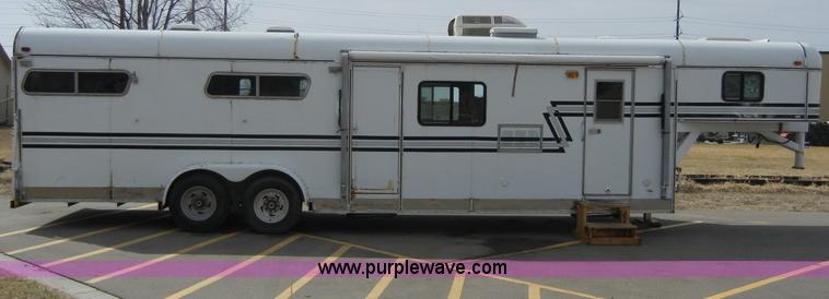 image for item 2191 1985 Lazy N 28' fifth wheel gooseneck horse trailer with living quarters