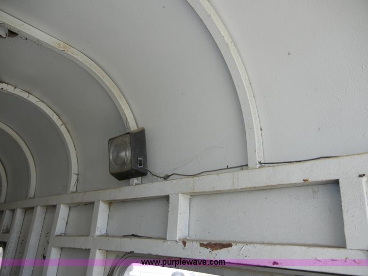 image for item 2191 1985 Lazy N 28' fifth wheel gooseneck horse trailer with living quarters