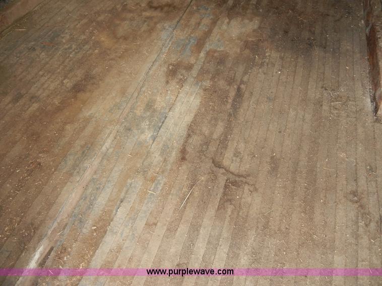 image for item 2191 1985 Lazy N 28' fifth wheel gooseneck horse trailer with living quarters