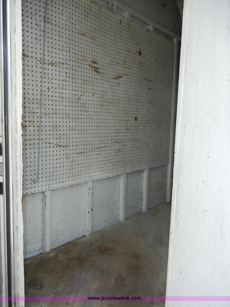 image for item 2191 1985 Lazy N 28' fifth wheel gooseneck horse trailer with living quarters