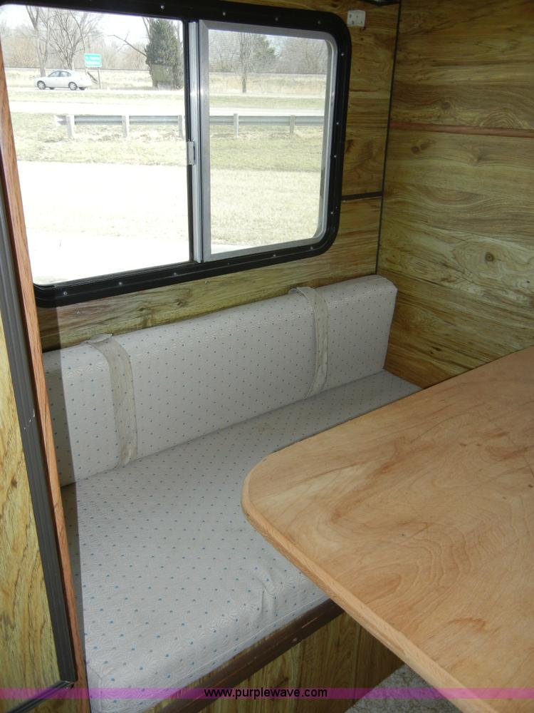 image for item 2191 1985 Lazy N 28' fifth wheel gooseneck horse trailer with living quarters