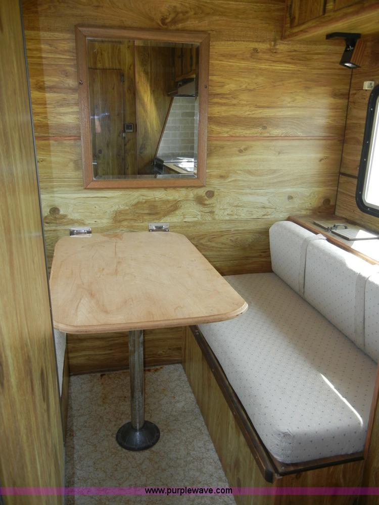 image for item 2191 1985 Lazy N 28' fifth wheel gooseneck horse trailer with living quarters
