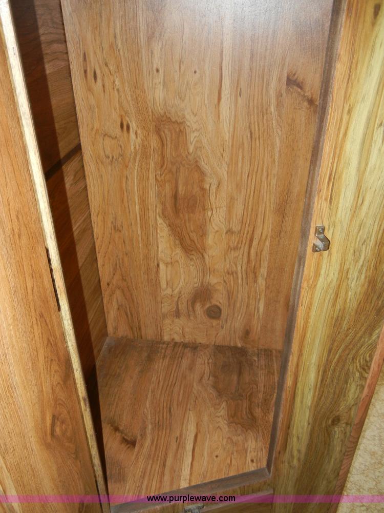 image for item 2191 1985 Lazy N 28' fifth wheel gooseneck horse trailer with living quarters