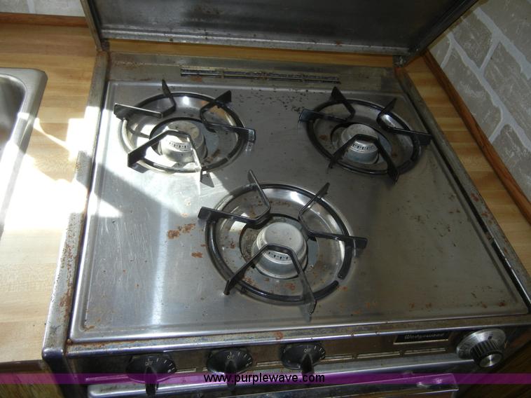 image for item 2191 1985 Lazy N 28' fifth wheel gooseneck horse trailer with living quarters