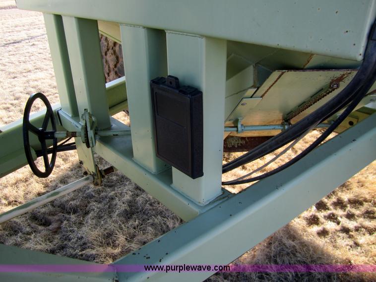 image for item 2970 Orthman 996 grain cart