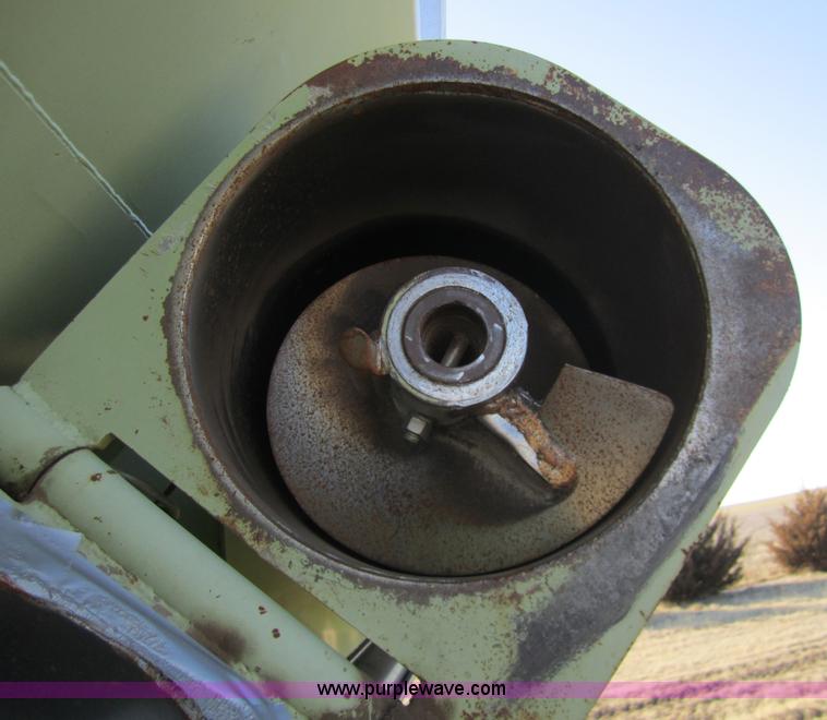 image for item 2970 Orthman 996 grain cart