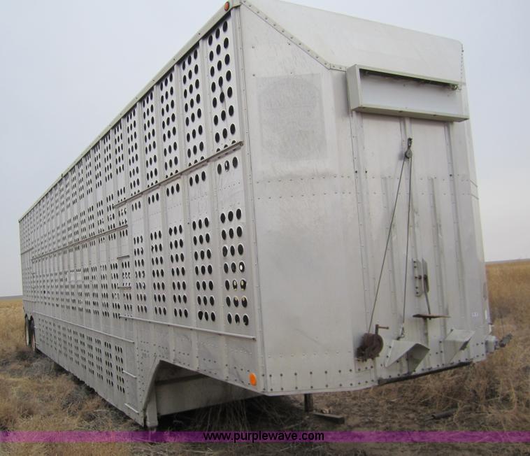image for item 2994 1983 Merritt 48' cattle pot trailer