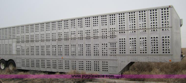image for item 2994 1983 Merritt 48' cattle pot trailer