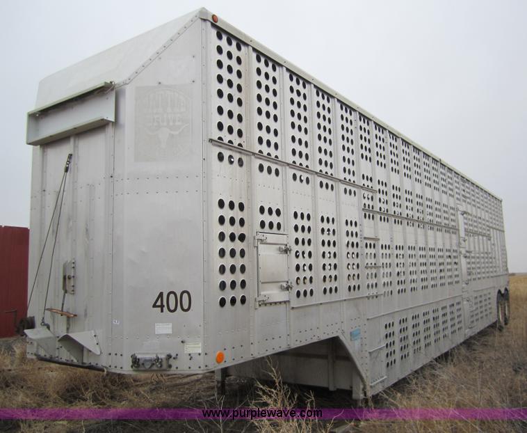 image for item 2994 1983 Merritt 48' cattle pot trailer