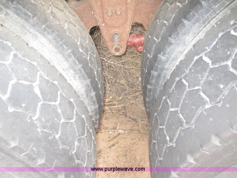 image for item 2994 1983 Merritt 48' cattle pot trailer