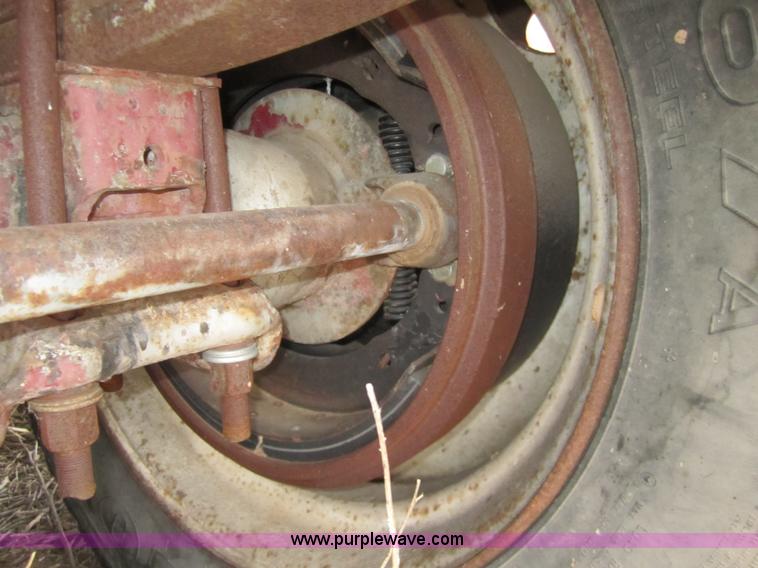 image for item 2994 1983 Merritt 48' cattle pot trailer