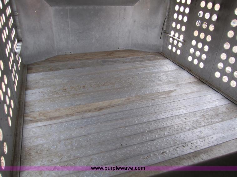 image for item 2994 1983 Merritt 48' cattle pot trailer