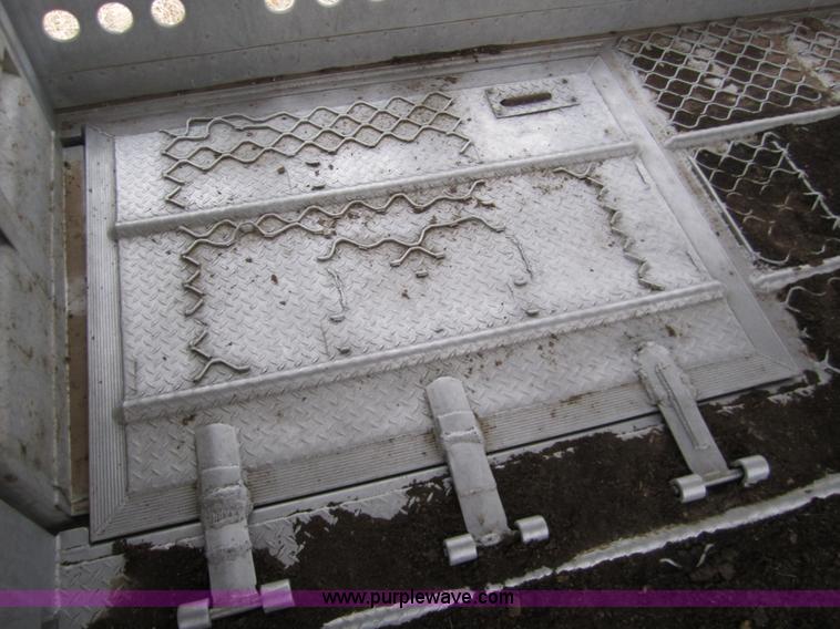 image for item 2994 1983 Merritt 48' cattle pot trailer