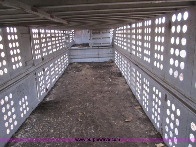 image for item 2994 1983 Merritt 48' cattle pot trailer