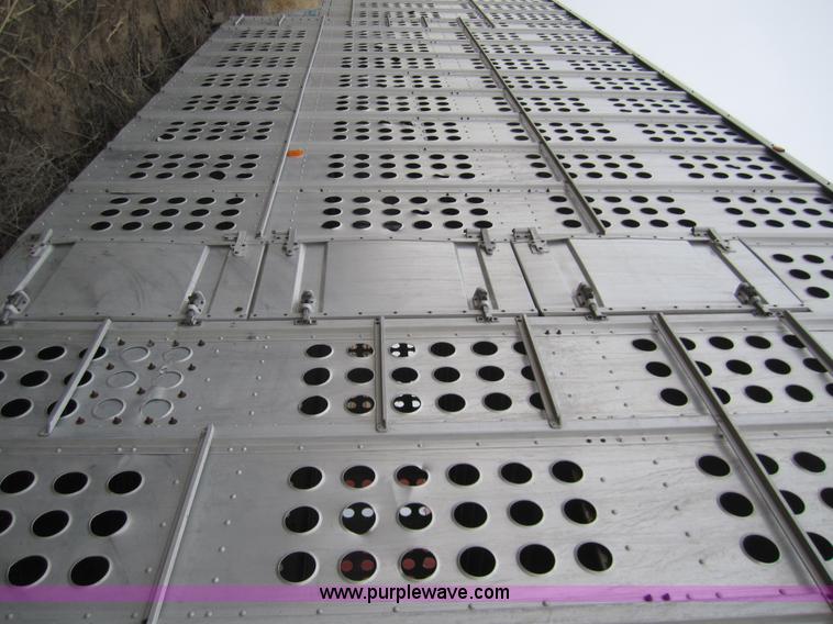 image for item 2994 1983 Merritt 48' cattle pot trailer