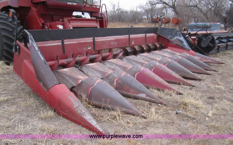 image for item 2997 1995 Case 1083 eight row corn header