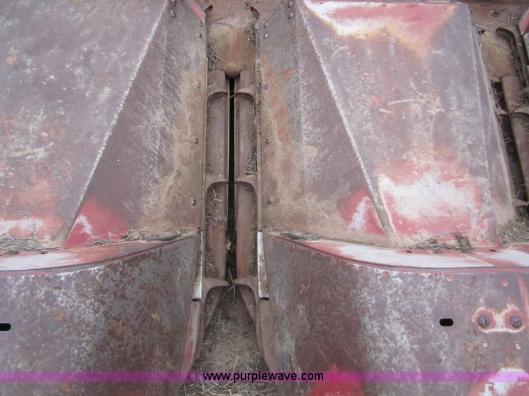 image for item 2997 1995 Case 1083 eight row corn header