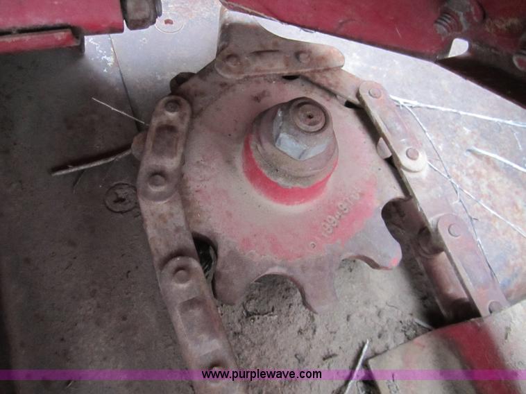 image for item 2997 1995 Case 1083 eight row corn header