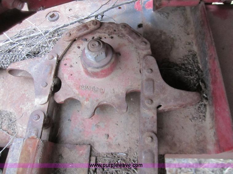 image for item 2997 1995 Case 1083 eight row corn header