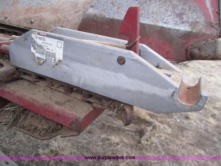 image for item 2997 1995 Case 1083 eight row corn header