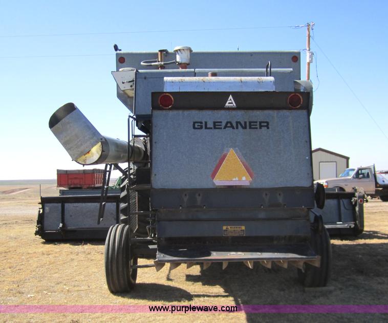 image for item 3001 1979 Gleaner L2 combine