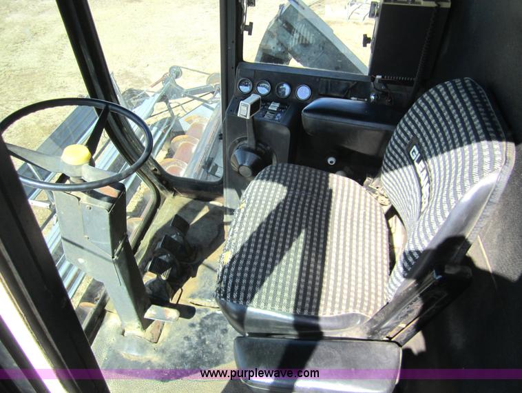 image for item 3001 1979 Gleaner L2 combine