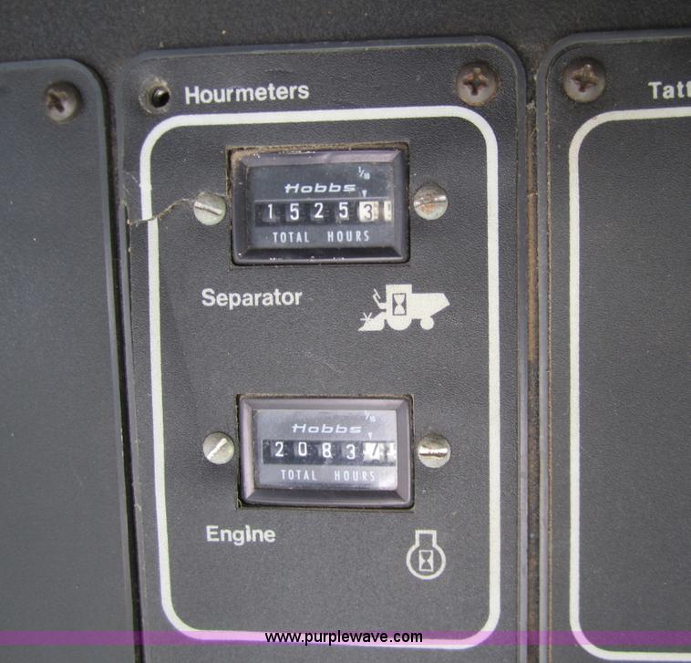 image for item 3001 1979 Gleaner L2 combine