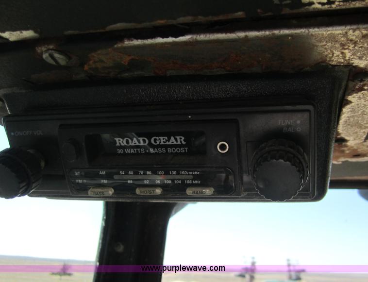 image for item 3001 1979 Gleaner L2 combine