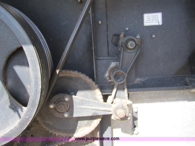 image for item 3001 1979 Gleaner L2 combine