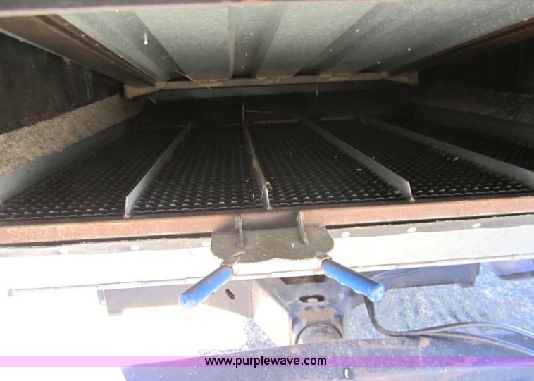 image for item 3001 1979 Gleaner L2 combine