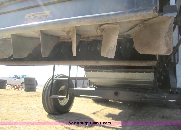 image for item 3001 1979 Gleaner L2 combine