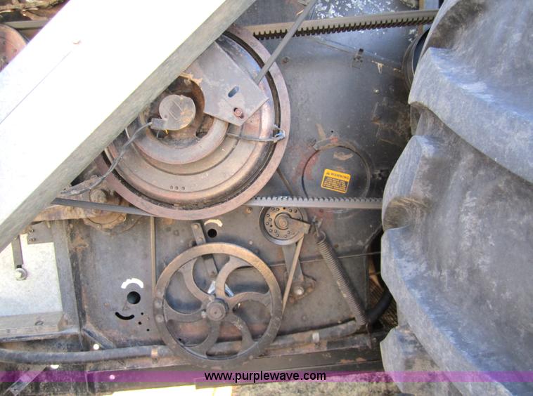 image for item 3001 1979 Gleaner L2 combine