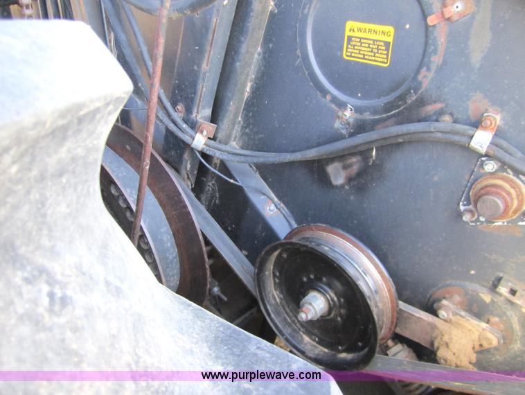 image for item 3001 1979 Gleaner L2 combine