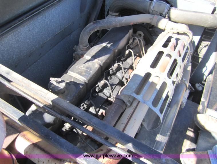 image for item 3001 1979 Gleaner L2 combine