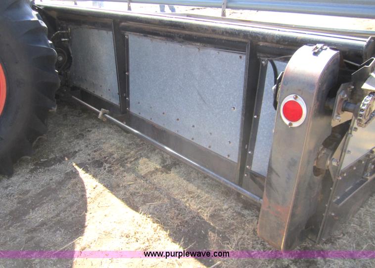 image for item 3001 1979 Gleaner L2 combine