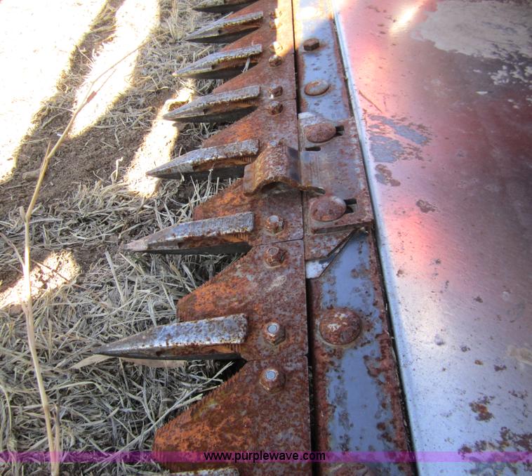 image for item 3001 1979 Gleaner L2 combine