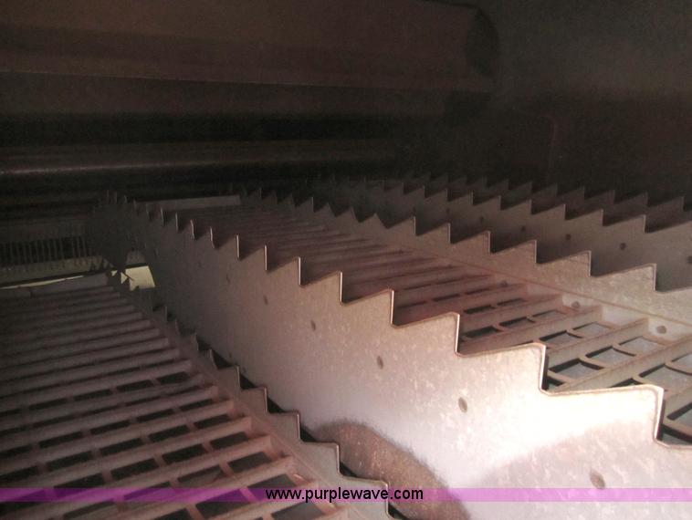 image for item 3001 1979 Gleaner L2 combine