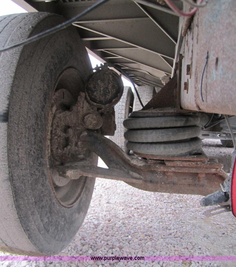 image for item 3020 1993 International 9400 feed truck