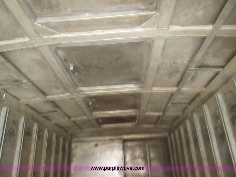 image for item 3020 1993 International 9400 feed truck