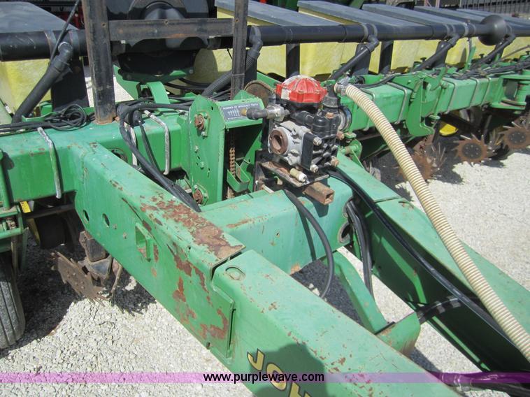 image for item 3056 1993 John Deere 7200 MaxEmerge 2 drawn conservation planter