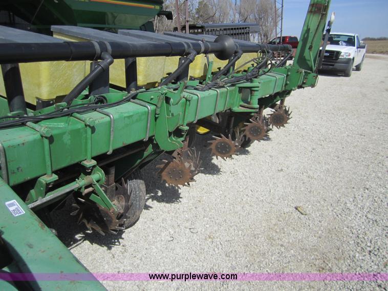 image for item 3056 1993 John Deere 7200 MaxEmerge 2 drawn conservation planter