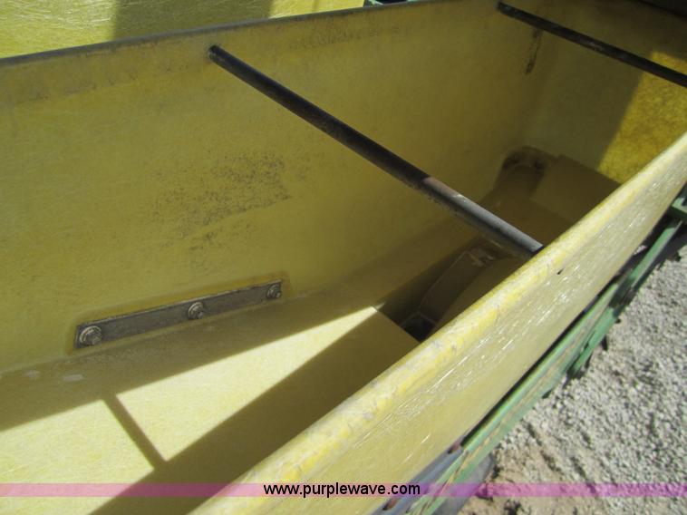 image for item 3056 1993 John Deere 7200 MaxEmerge 2 drawn conservation planter