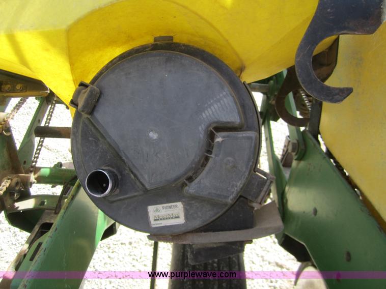 image for item 3056 1993 John Deere 7200 MaxEmerge 2 drawn conservation planter