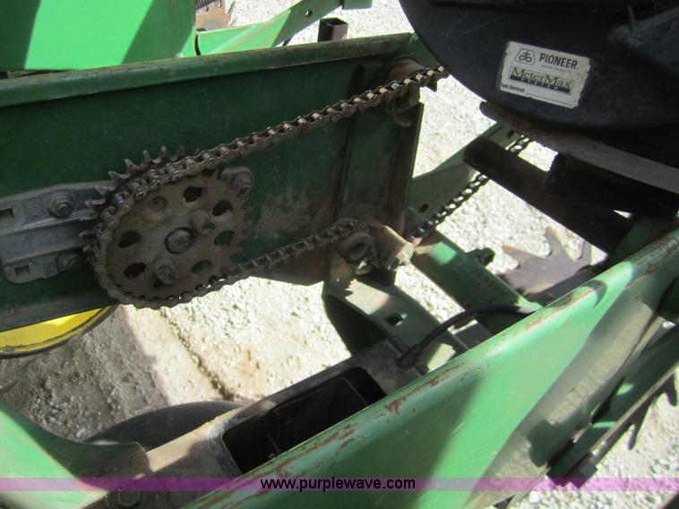image for item 3056 1993 John Deere 7200 MaxEmerge 2 drawn conservation planter