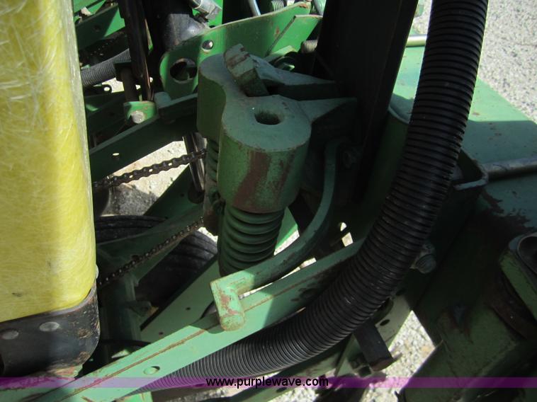 image for item 3056 1993 John Deere 7200 MaxEmerge 2 drawn conservation planter