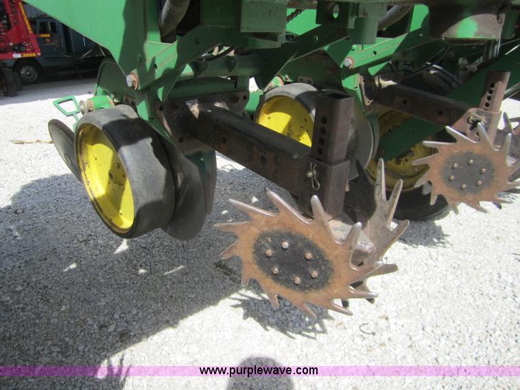 image for item 3056 1993 John Deere 7200 MaxEmerge 2 drawn conservation planter