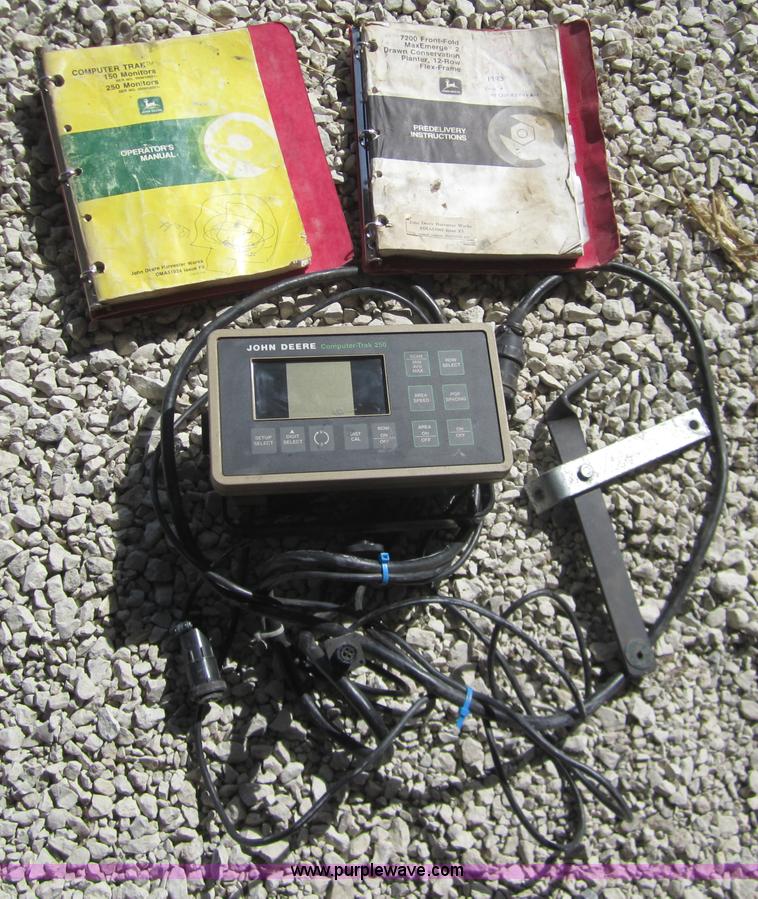 image for item 3056 1993 John Deere 7200 MaxEmerge 2 drawn conservation planter