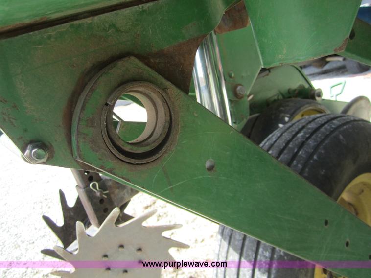 image for item 3056 1993 John Deere 7200 MaxEmerge 2 drawn conservation planter