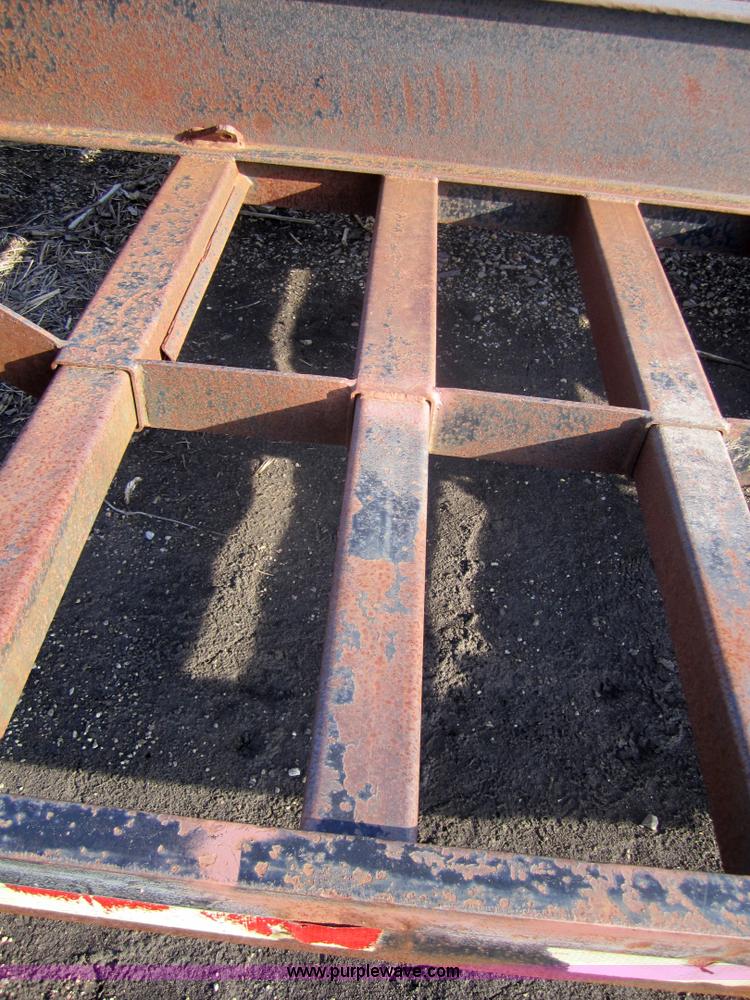 image for item 3198 1990 Jantz-femco 2812 combine trailer